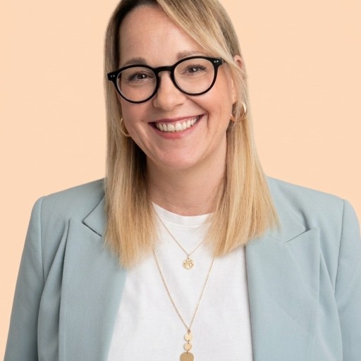 Julia Hartmann - Psychologue clinique et psychologue de la santé (femme)