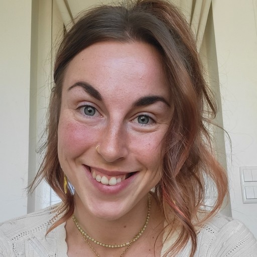 Charlene Kemmer - Psychologue (femme)